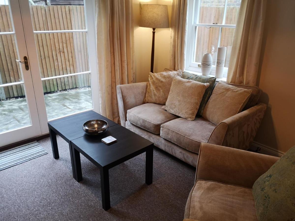 Coastal Escape Deal - 2 Bedroom House -Short Lets & Serviced Accommodation المظهر الخارجي الصورة
